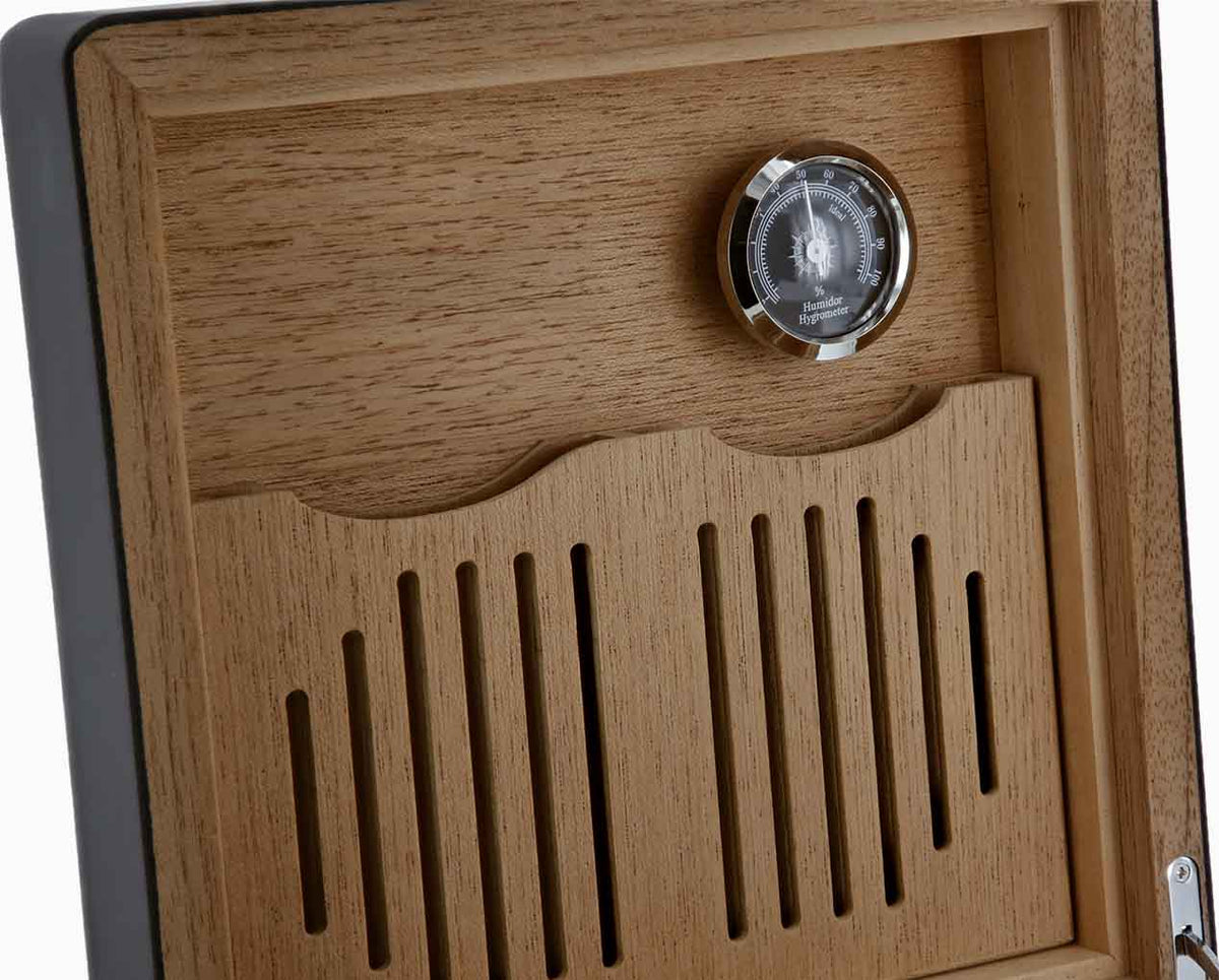 60-cigar humidor